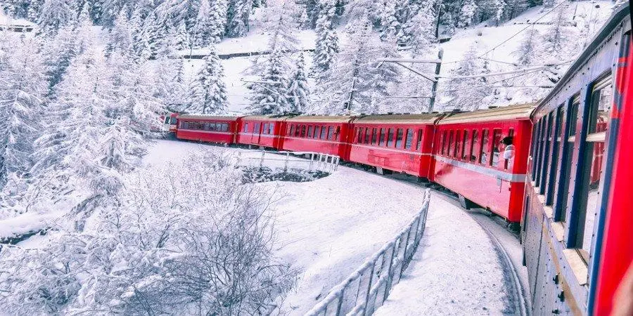 trenino rosso coira.